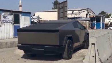 تصاویر ورود اولین خودروی تسلا به ایران! | خودروی آمریکایی با پلاک گذرموقت در خیابان‌های ایران؟ + فیلم